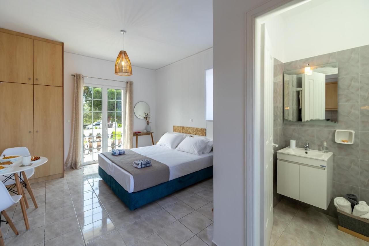 White House Studios & Apartments Argostoli  Exterior photo